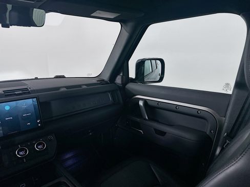 Used 2022 Land Rover Defender 110 X-Dynamic SE image 22