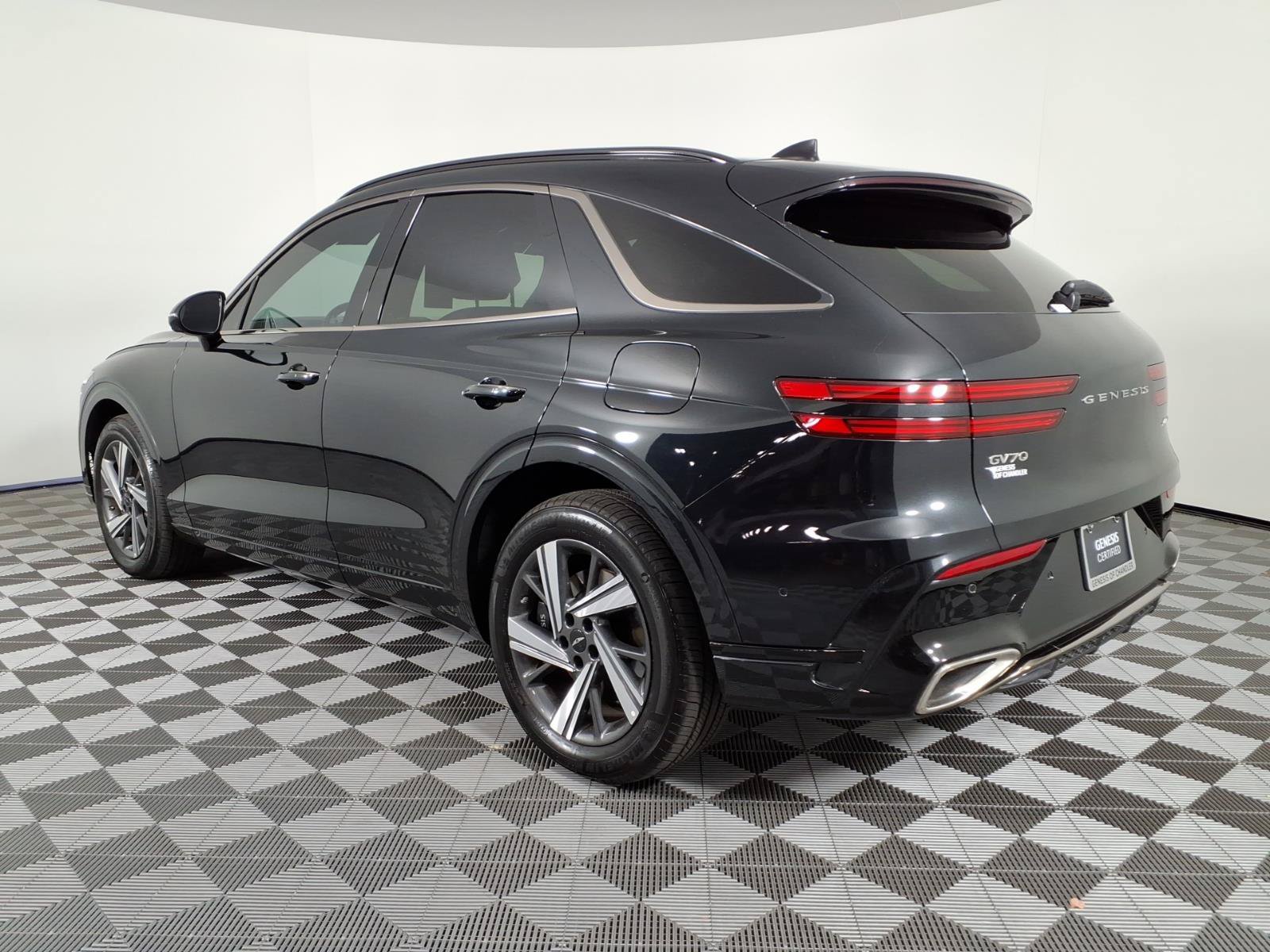 Certified 2026 Genesis GV70 3.5T Sport Advanced AWD/4WD image 4
