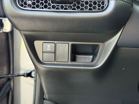 Used 2024 Honda HR-V LX image 13