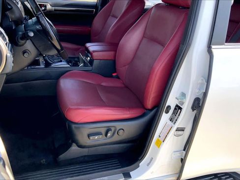 Used 2020 Lexus GX 460 Premium w/ Premium Package image 8