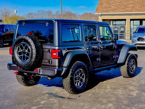 Used 2025 Jeep Wrangler Rubicon image 21