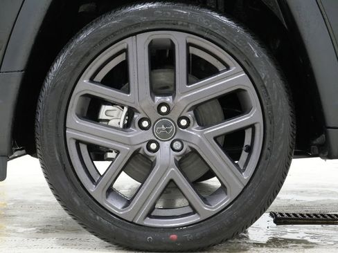 New 2026 Jeep Compass Latitude image 9