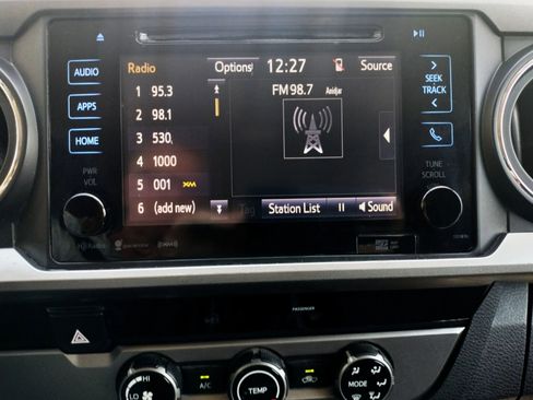 Used 2017 Toyota Tacoma TRD Sport image 22