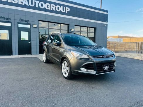 Used 2015 Ford Escape Titanium w/ Equipment Group 301A AWD/4WD image 2