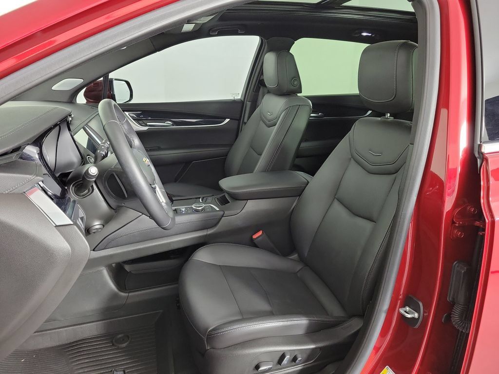Certified 2024 Cadillac XT5 Premium Luxury w/ LPO, Floor Liner Package FWD image 17