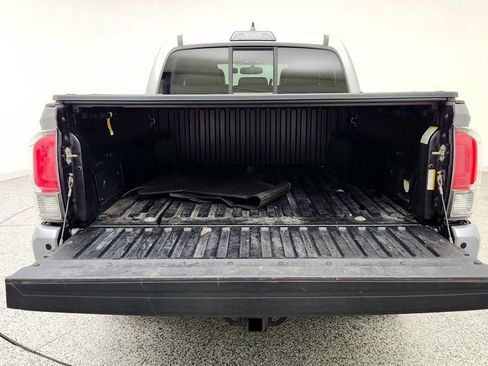 Used 2016 Toyota Tacoma Limited w/ Towing Package AWD/4WD image 22