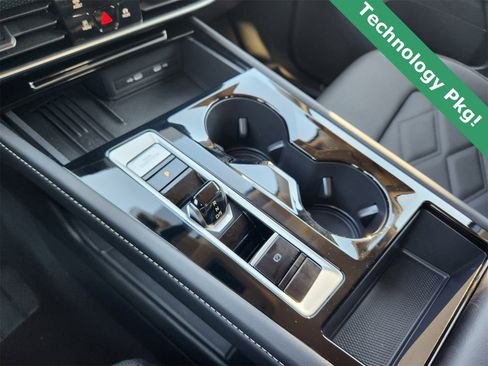 Used 2025 Volkswagen Atlas SE image 21