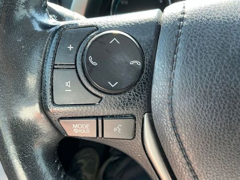 Used 2018 Toyota RAV4 XLE AWD/4WD image 19