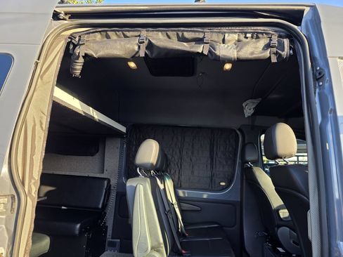 Used 2021 Mercedes-Benz Sprinter 2500 image 39