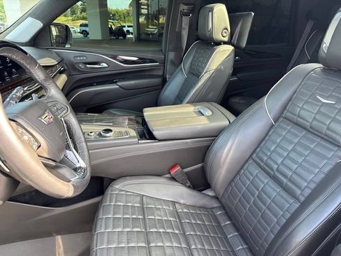 Used 2023 Cadillac Escalade V w/ Heavy-Duty Trailer Package AWD/4WD image 8