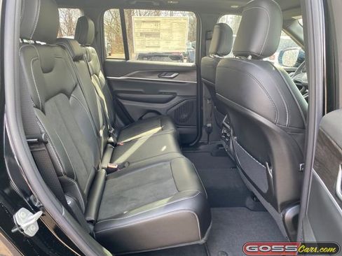 New 2026 Jeep Grand Cherokee Altitude image 7