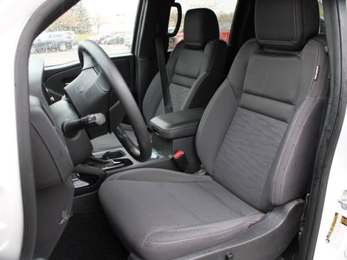 Used 2023 Nissan Frontier SV w/ Midnight Edition Package AWD/4WD image 15
