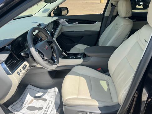 Used 2022 Cadillac XT6 Premium Luxury w/ Technology Package image 19