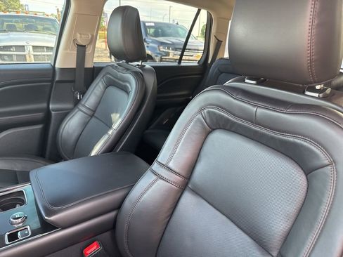 Used 2023 Lincoln Aviator Reserve w/ Equipment Group 201A RWD image 23