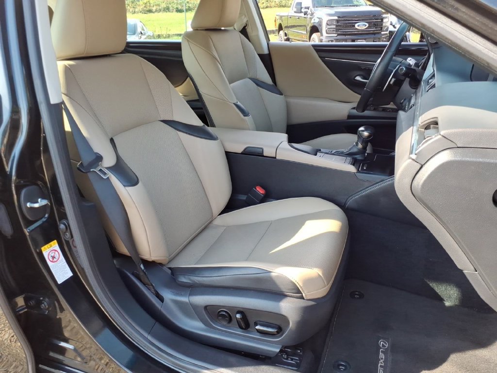 Used 2019 Lexus ES 350 w/ Premium Package FWD image 11