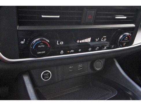 Certified 2023 Nissan Rogue SV w/ SV Premium B Package FWD image 27