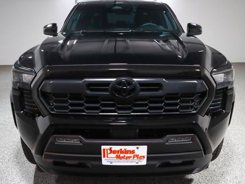 Used 2024 Toyota Tacoma TRD Off-Road AWD/4WD image 4