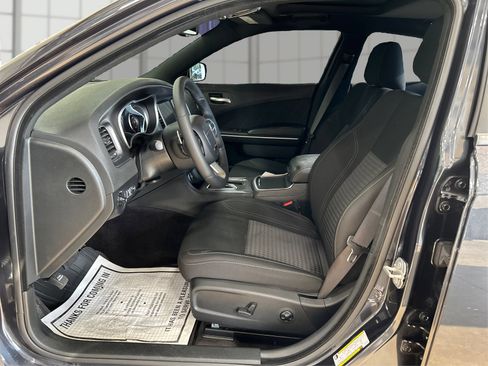 Used 2018 Dodge Charger R/T RWD image 9