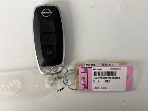Used 2026 Nissan Rogue SV w/ SV Premium Package AWD/4WD image 20