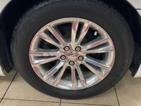 Used 2018 Chrysler 300 Touring L image 35