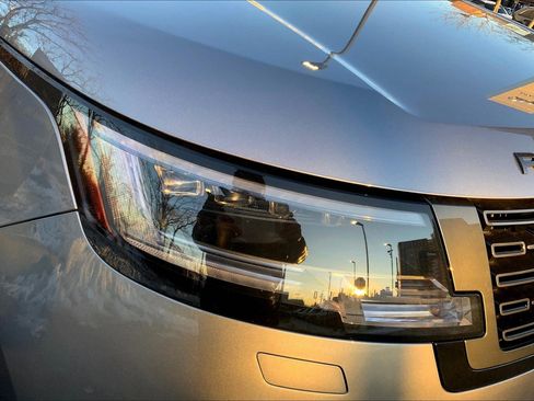 New 2025 Land Rover Range Rover SE image 13