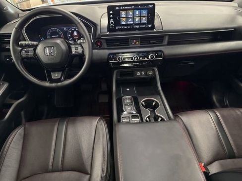 Used 2025 Honda Pilot Black Edition image 25