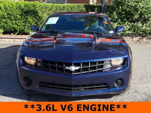 Used 2011 Chevrolet Camaro LS RWD image 3