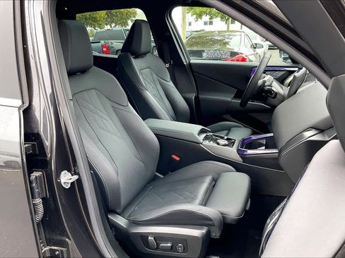 Used 2025 BMW X3 xDrive30i w/ Convenience Package image 10