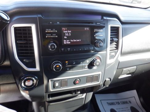 Used 2017 Nissan Titan S image 18