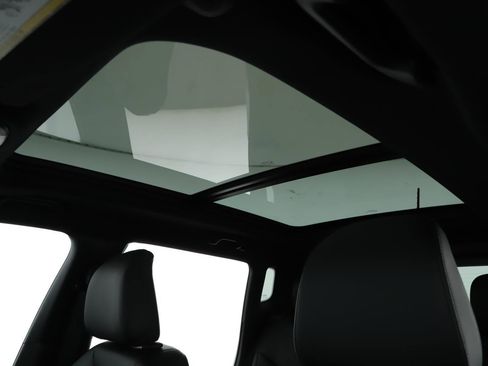 New 2026 Jeep Compass Limited w/ Sun, Sound & Navigation Group image 17