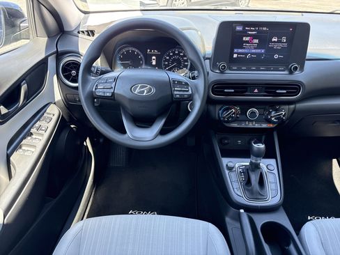 Used 2022 Hyundai Kona SEL FWD image 11