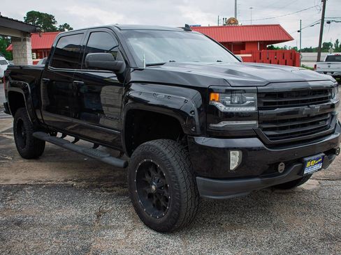 Used 2017 Chevrolet Silverado 1500 LTZ Z71 w/ LTZ Plus Package image 5