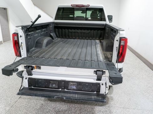 Used 2024 GMC Sierra 2500 Denali Ultimate image 11
