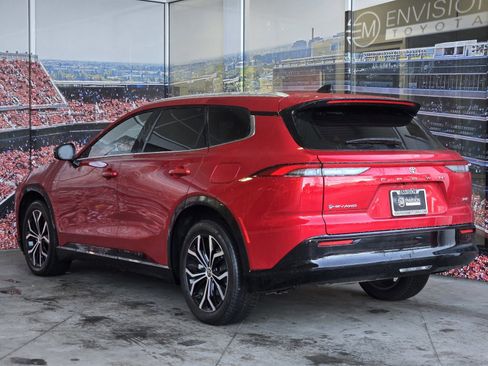 Used 2025 Toyota Crown Signia image 6