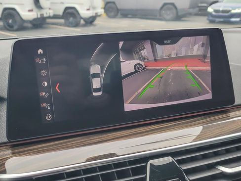 Used 2019 BMW 530i xDrive w/ Convenience Package image 14