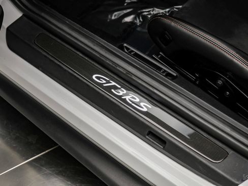 Used 2019 Porsche 911 GT3 RS RWD image 54