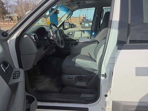 Used 2006 Ford Expedition XLT image 10