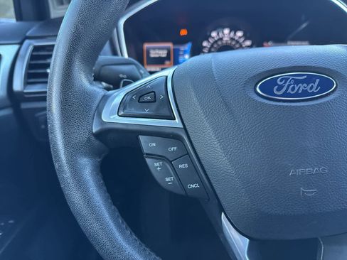 Used 2017 Ford Fusion SE w/ Equipment Group 201A image 16