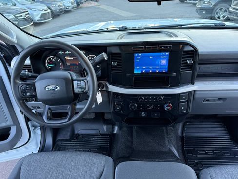 Used 2023 Ford F250 XL w/ FX4 Off-Road Package AWD/4WD image 37