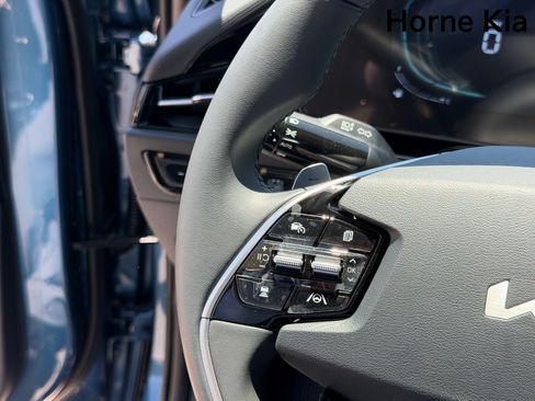 New 2026 Kia Niro EX FWD image 14
