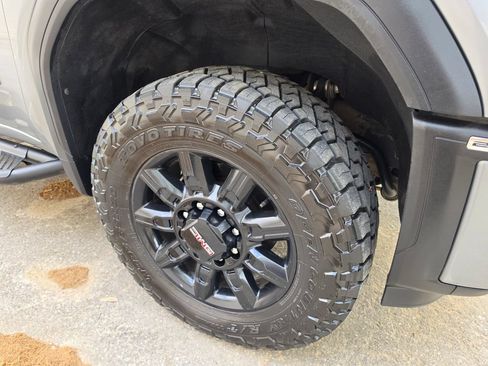 Used 2024 GMC Sierra 2500 AT4 w/ AT4 Preferred Package AWD/4WD image 64