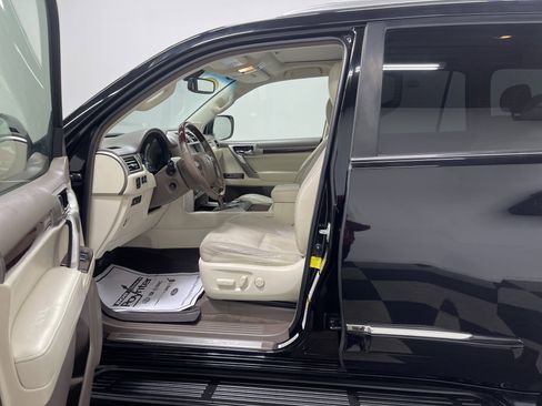 Used 2015 Lexus GX 460 image 9