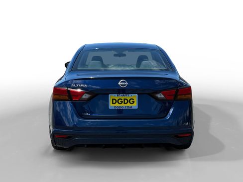 Used 2024 Nissan Altima 2.5 S FWD image 4