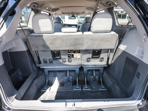 Used 2018 Toyota Sienna XLE w/ XLE Navigation Package AWD/4WD image 45