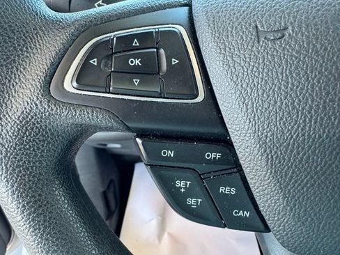 Used 2018 Ford Escape SE FWD image 15