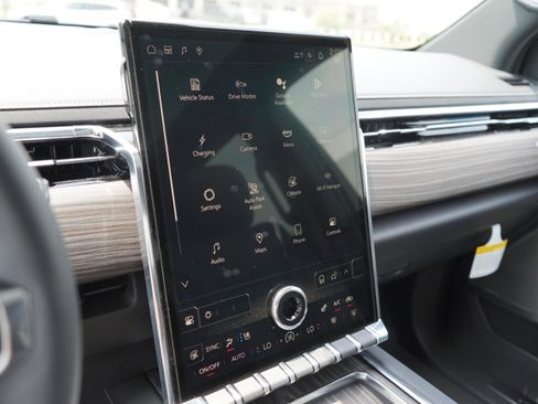 New 2025 GMC Sierra EV Denali image 14