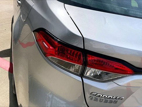 Used 2021 Toyota Corolla LE FWD image 40