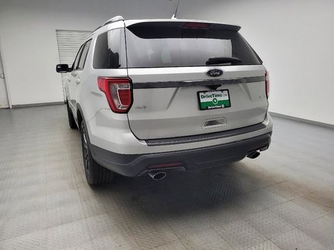 Used 2018 Ford Explorer XLT w/ Equipment Group 202A AWD/4WD image 6
