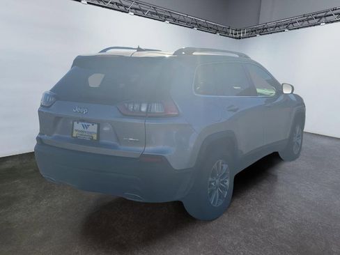 Used 2021 Jeep Cherokee Latitude Lux w/ Mopar Interior Package image 5