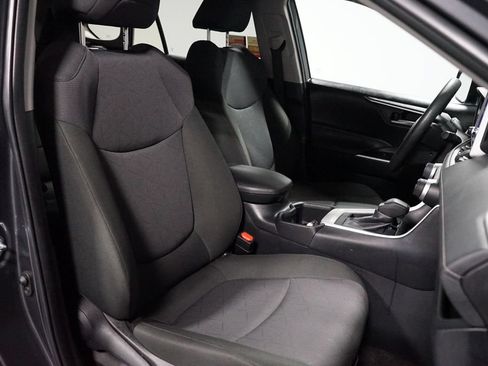 Used 2025 Toyota RAV4 XLE FWD image 28